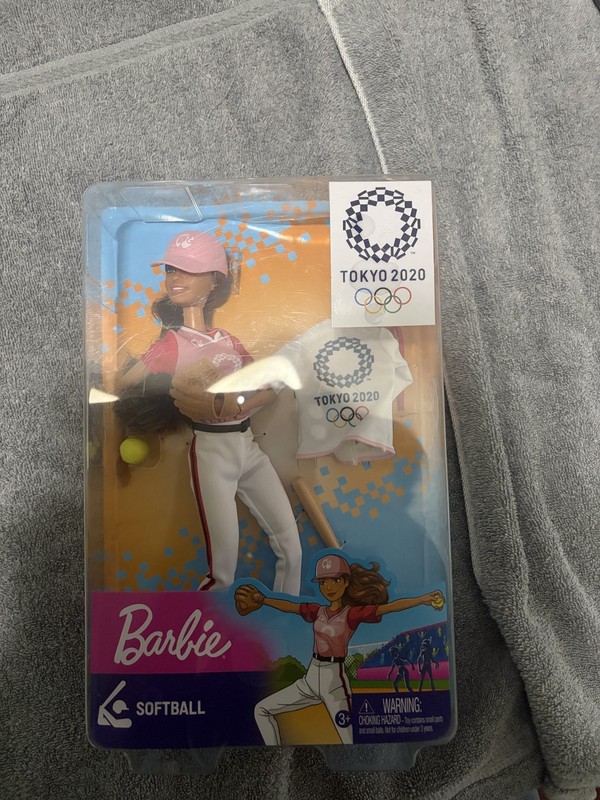 Barbie Tokyo 2020 Olympic Softball Doll Mattel  Damaged box