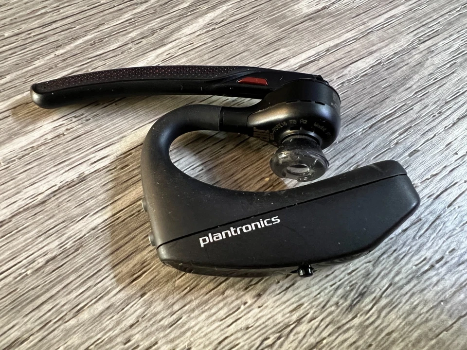 Plantronics Poly Voyager 5200 UC Bluetooth Headset - Image 4 of 4