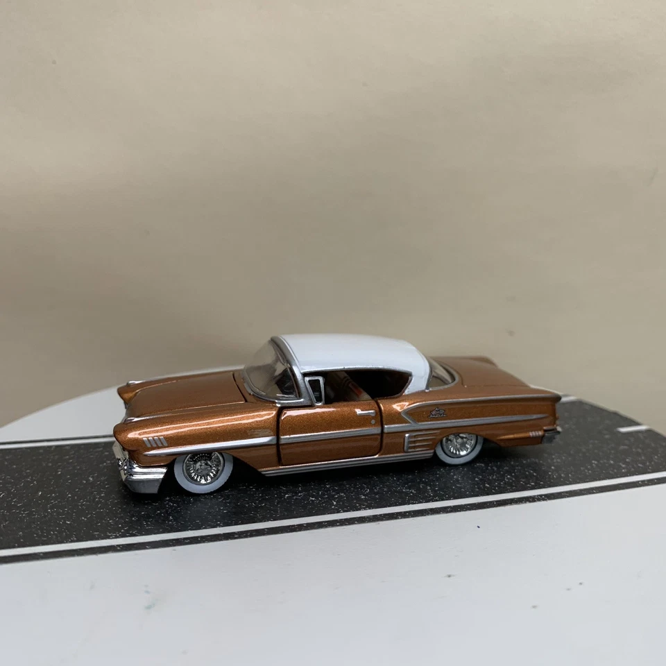 M2 Machines Auto-Thentics 1958 Chevrolet Impala Copper Metallic/White Roof NM - Image 2 of 4