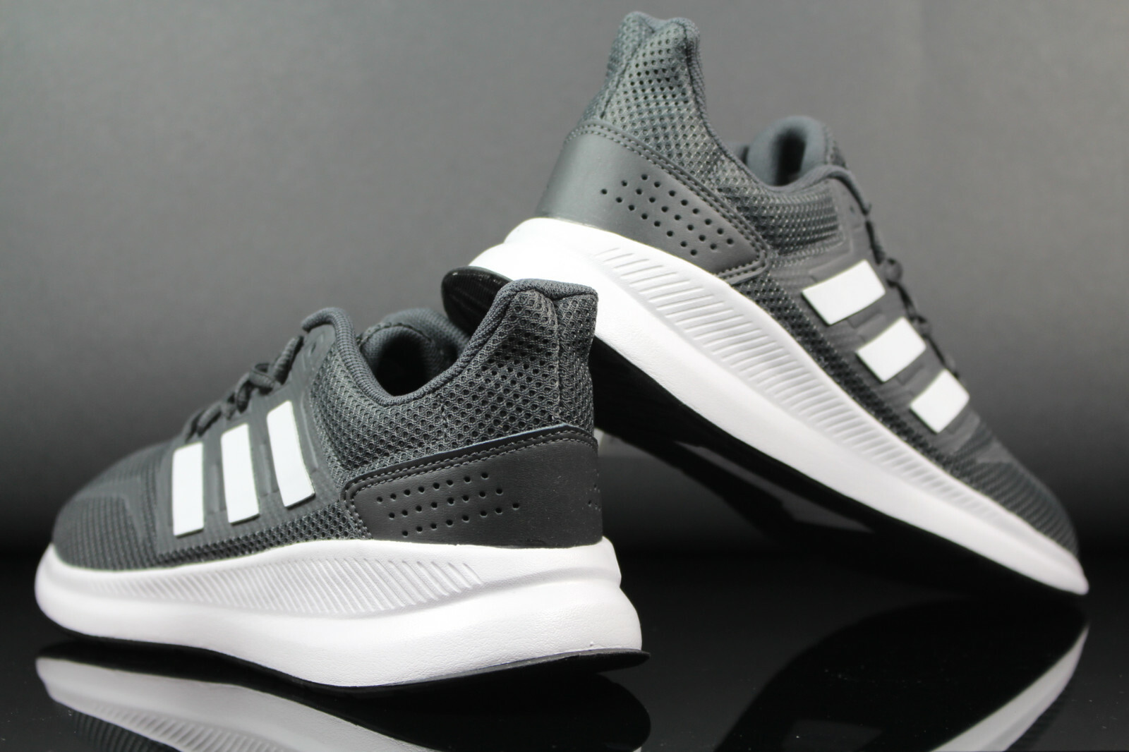 Купить Neu adidas Runfalcon Herren Sportschuhe Sneaker Laufschuhe Schuhe на  Аукцион DE из Германии с доставкой в Россию, Украину, Казахстан