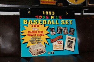 RARE 1993 TOYS R US TOPPS BASEBALL CARDS DEALER STORE DISPLAY SIGN GRIFFEY MLB