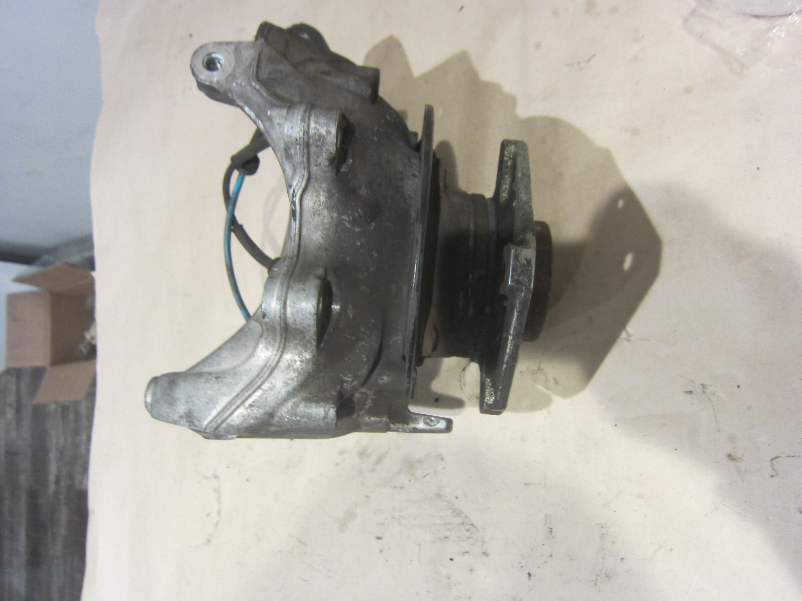 Maserati Quattroporte  2006 - RH Rear Hub Holder with Hub  - P/N 216250