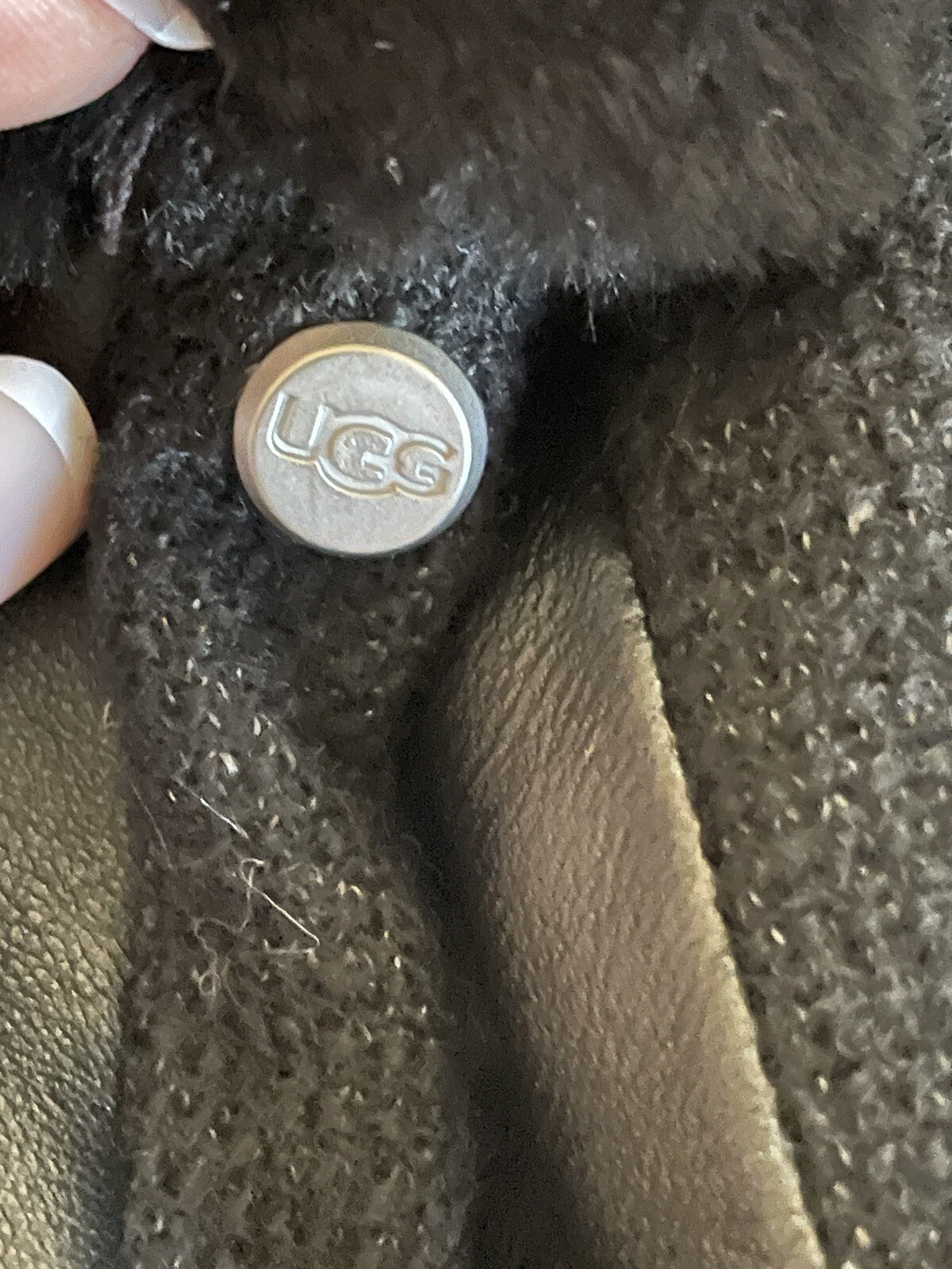 UGG FABRIC AND LEATHER SHORTY GLOVE IN BLACK SIZE M image 2