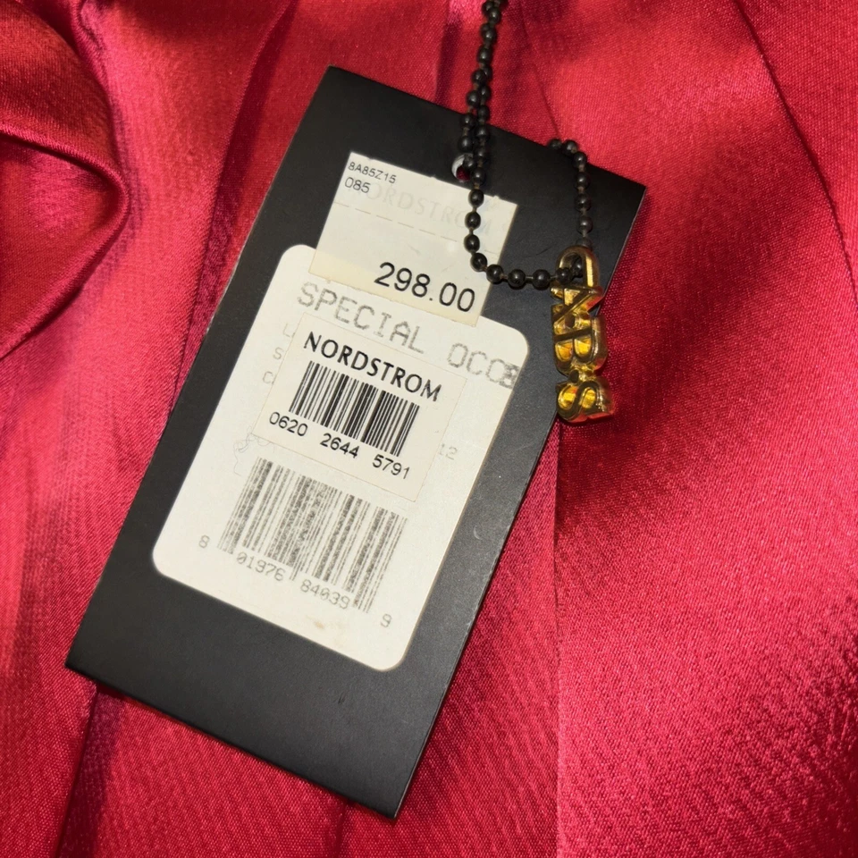 Vestido de cetim vermelho bainha bolha 3D rosas namorados novo com etiquetas $298 ABS Allen Schwartz tamanho 12 - Imagem 4 de 4
