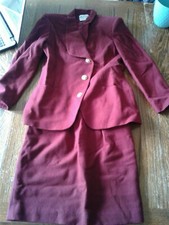 Vintage Oleg Cassini Burgendy 2 Piece Blazer Suit Size 6 cb18