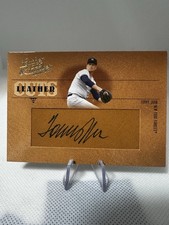 Tommy John Autograph 75/128 Donruss Leather & Lumber, Lumber Cuts LC-55 Yankees