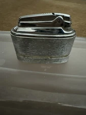 Vintage Ronson Meteor Vera Flame Brush Finish Table Lighter 2 1/2" x 3 1/4"