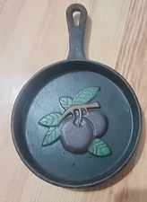 Vintage Handpainted Cast-iron Mini Skillet With Apples Wall Hanging Decor 4.75in