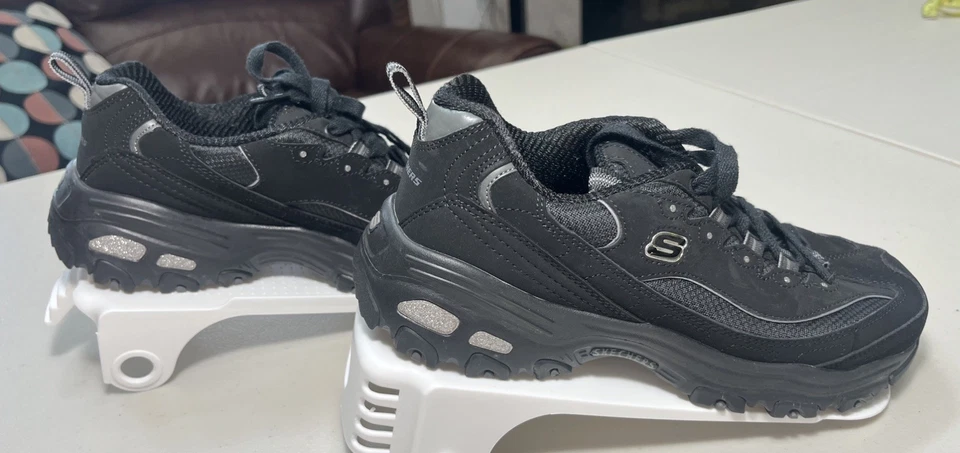 Espuma de memória feminina SKETCHERS D’Lites refrigerada a ar US7 preta SN 11930EW - Imagem 4 de 4