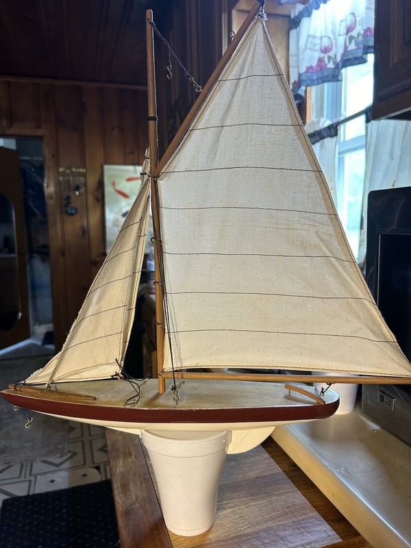 drexel heritage Defender Yacht Wood Sail Boat Ship Replica Model Sculpture 