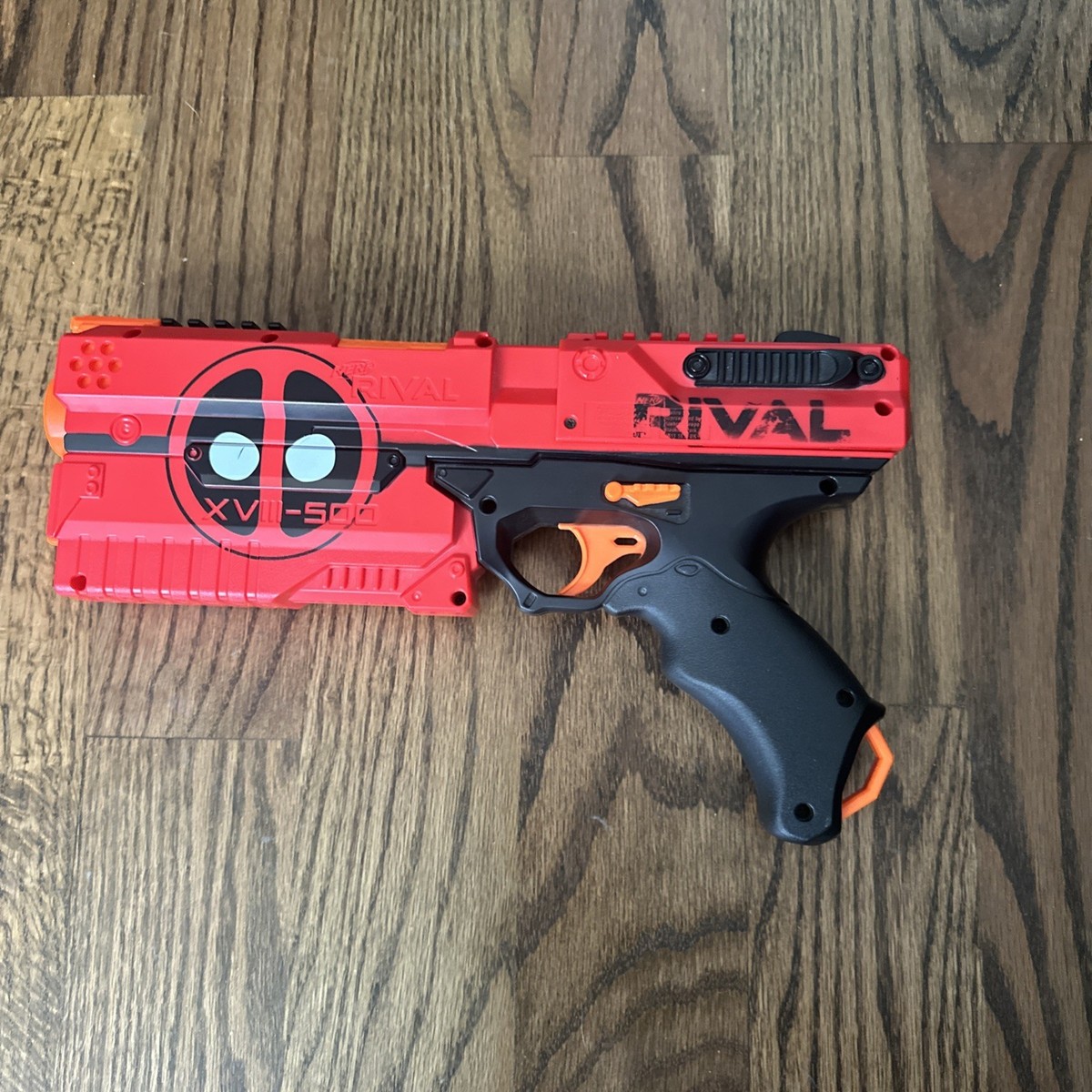 ナーフ ライバル クロノス XVIII-500 デッドプール Amazon.com: Deadpool Rival Kronos XVIII-500 Blaster : Toys