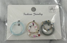 Set of 5 Rings Acrylic Stretch Beaded Gold Tone Blue Pink NEW Womens Fashion