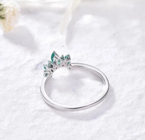 Natural Emerald Curved Shape Wedding Matching Band, Promise Ring, Gift For Her - Bild 4 von 7