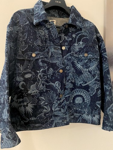 Neu ohne Etikett! Nagelneue DIOR Jeansjacke Sternzeichen blau Gr. 40 US 8. 💯 Original!!!