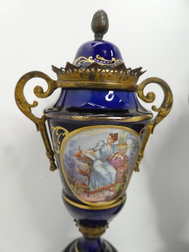 LIMOGES PORCELAIN POTTERY PAINTED CLASSICAL CAMEO SCENES DECORATIVE MANTLE URNS - Picture 2 of 17