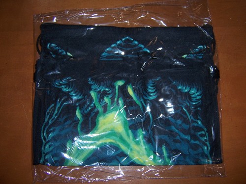 Loot Crate Alien Cinch Bag - Picture 2 of 2