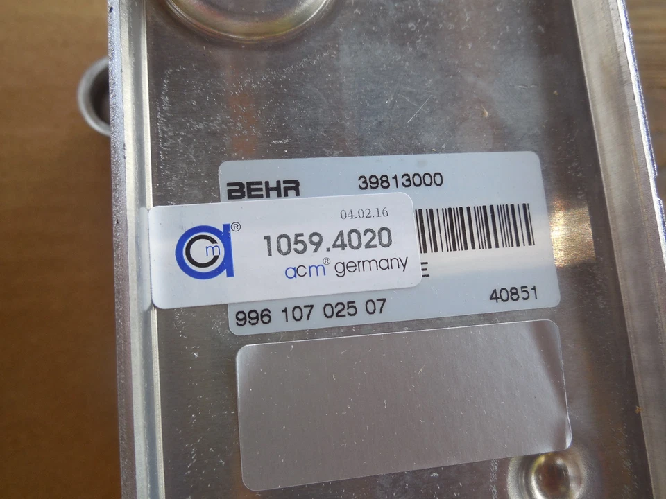 Porsche Boxster Engine Oil Cooler BEHR HELLA SERVICE N E W - Imagem 4 de 4