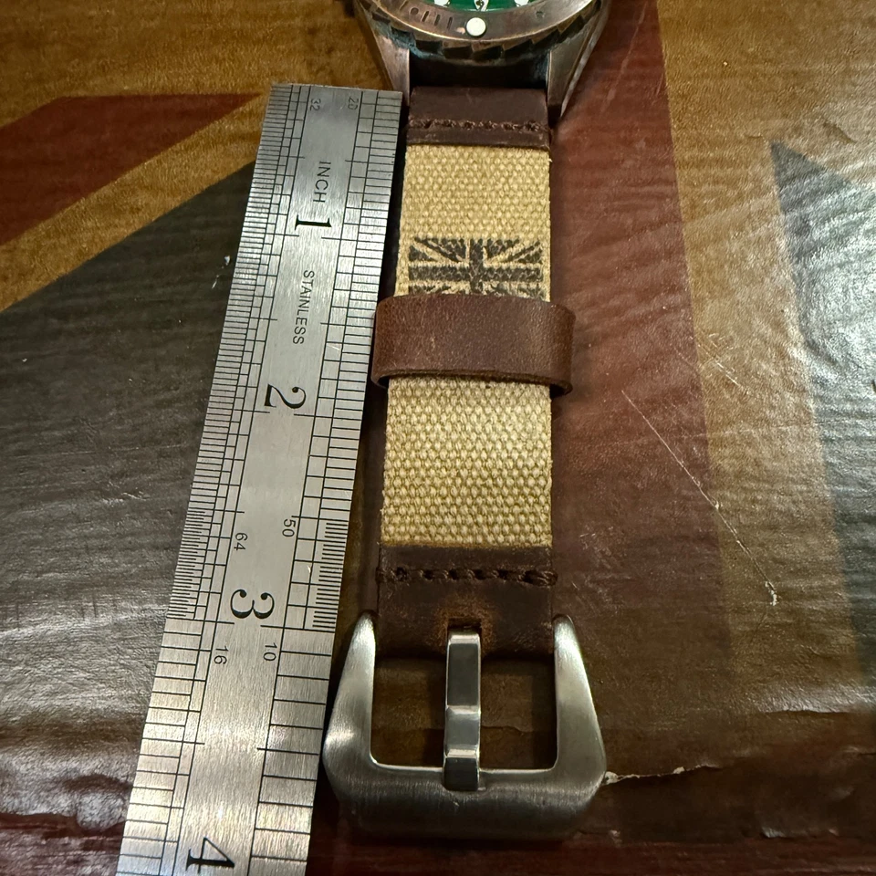 Correa de reloj personalizada de 20 mm envejecida Segunda Guerra Mundial British Union Jack Field Watch Foto 4 de 4