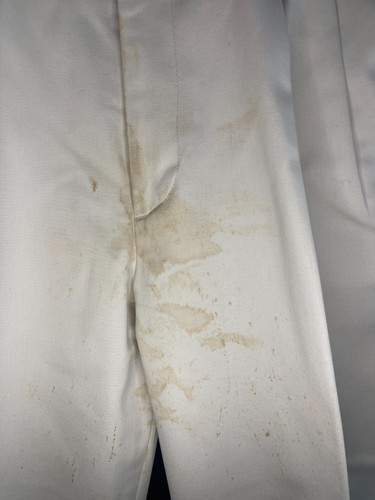 Levi Strauss Classic Fit Sz 34x30 Pants Khakis Pleated Tapered Solid Twill - Picture 6 of 8