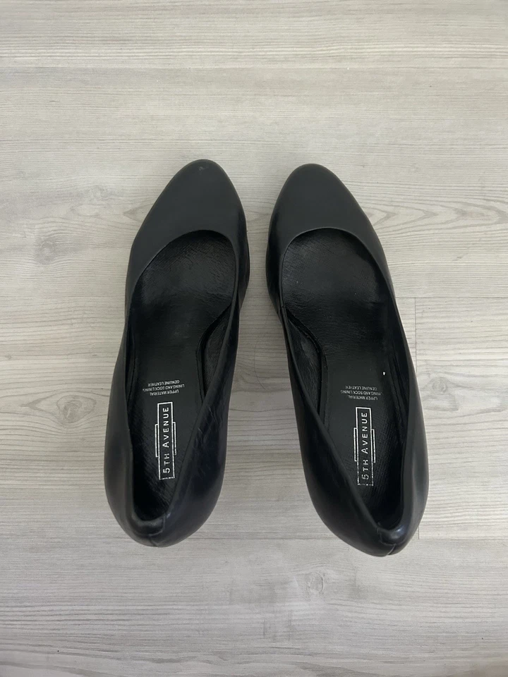 Tacones clásicos de cuero negro 5th Avenue talla 8,5 para mujer Foto 2 de 4