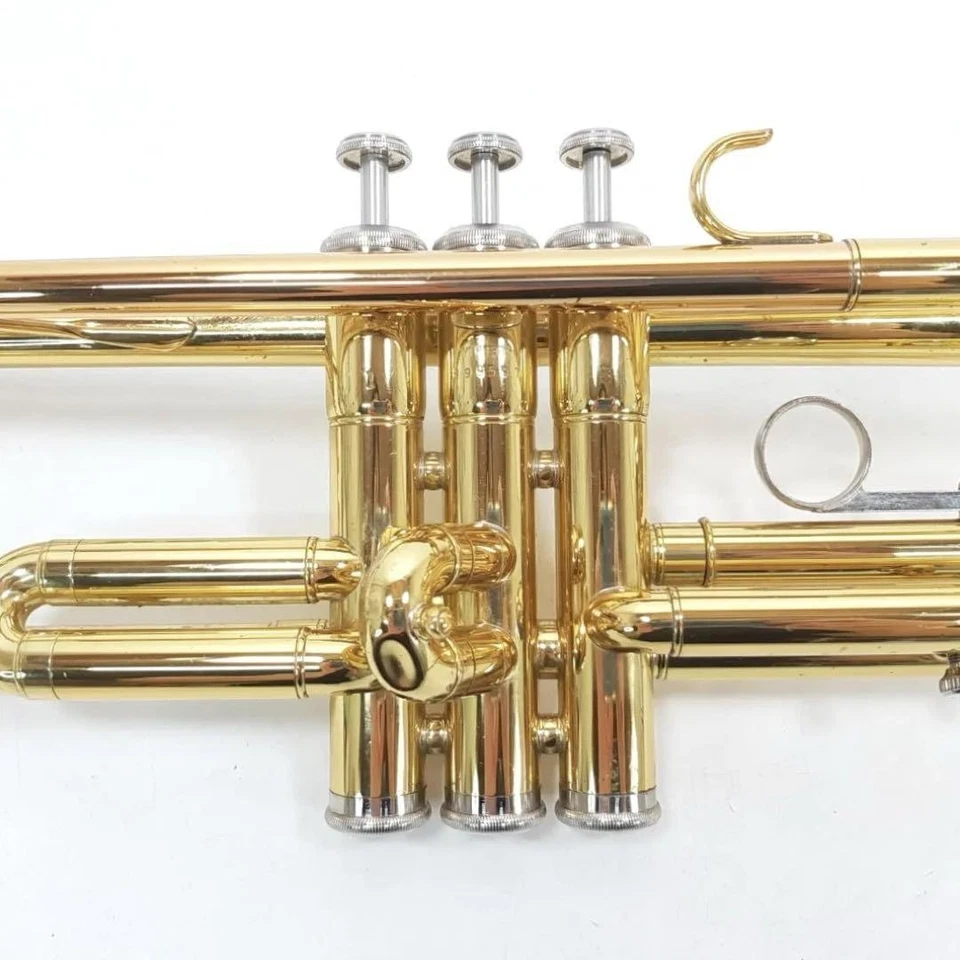 Trompeta Yamaha YTR-1335 con boquilla y estuche usado - Imagen 4 de 4