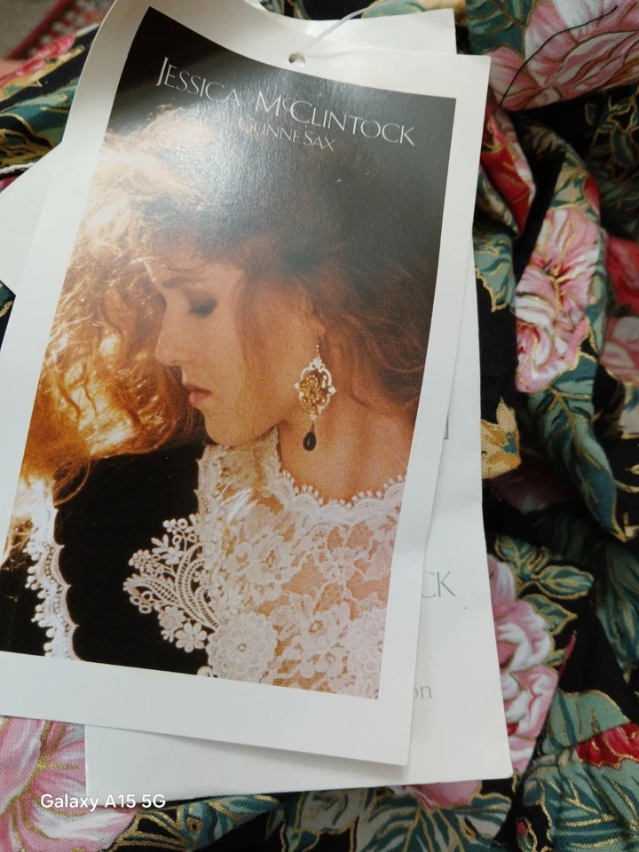 Vestido Jessica Mcclintock Gunne Sax estampado floral encaje en el cuello Foto 3 de 4