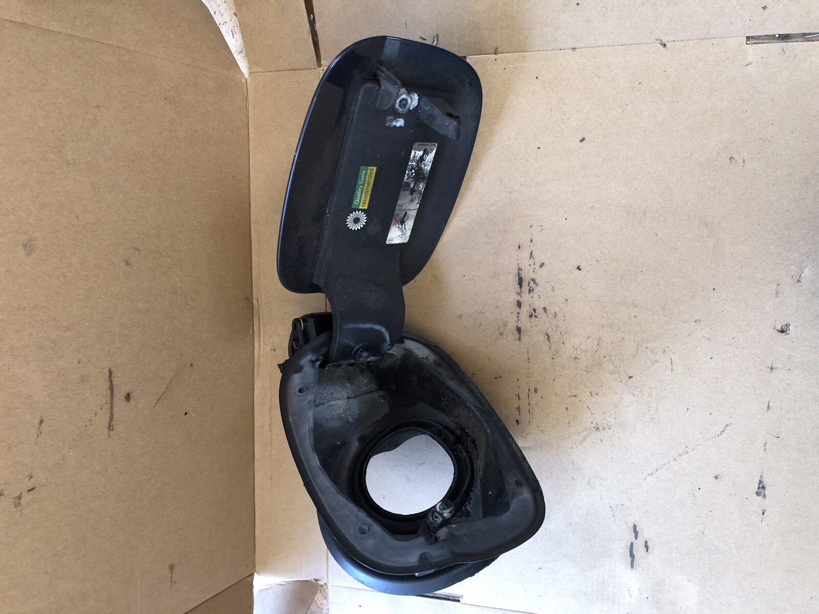 FORD MONDEO MK4 FUEL DIESEL CAP FLAP SEA GREY 2012 eBay