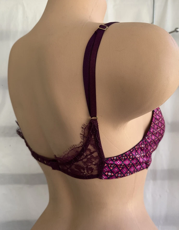 Bralette inalámbrico Victoria’s Secret sin forro púrpura satinado estampado geométrico S Foto 2 de 4