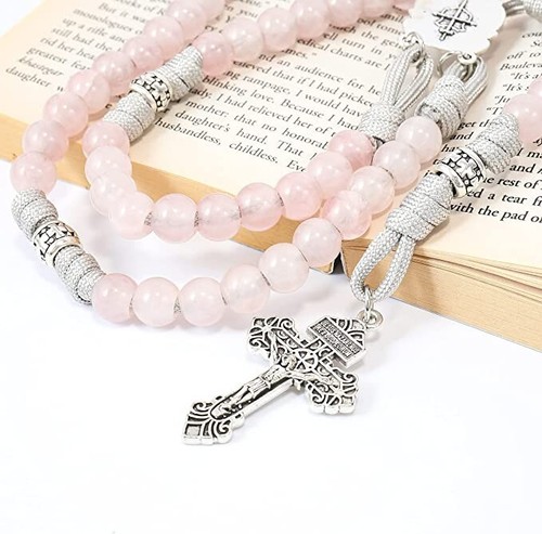 Juego resistente de brazalete San Benito con cuentas naturales rosario paracord de cuarzo rosa - Imagen 5 de 6