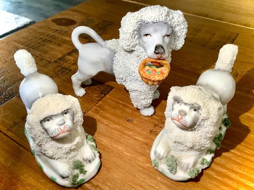 VTG LOT OF 3 STAFFORDSHIRE POODLE SPAGHETTI CONFETTI FOO DOG FIGURINES GERMANY - Picture 11 of 24