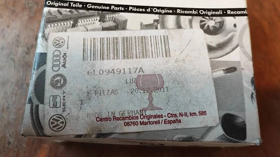 Originale VW Passat Golf Caddy Seat sinistro e destro 6L0949117A - Immagine 3 di 3