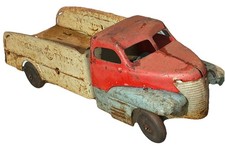 vintage Buddy L pressed steel wrecker truck, likely dating back to the30 S To 40