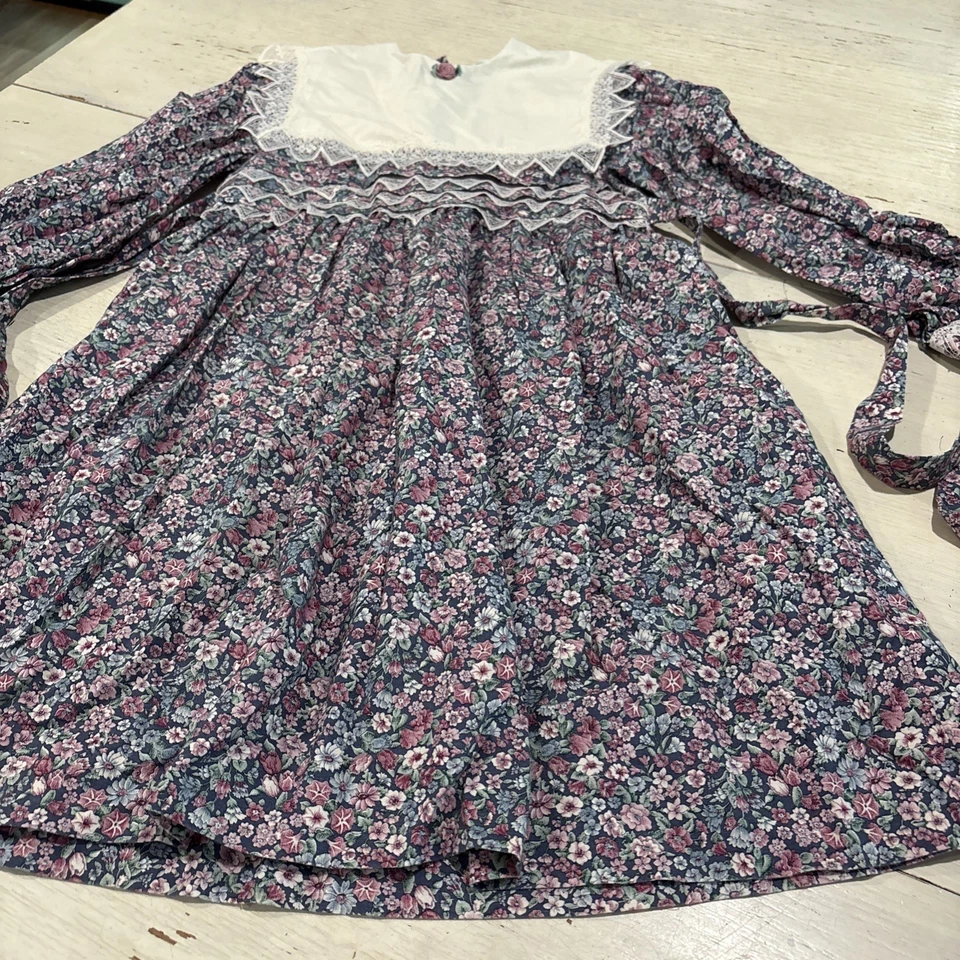 Vestido Polly Flinders Niñas 8 Floral Hermoso Cuello Encaje Borde De Colección Foto 2 de 4