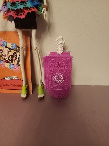 Bambola Monster High Skelita Calaveris Scaris City of Frights 2012 con diario e custodia - Foto 3 di 10