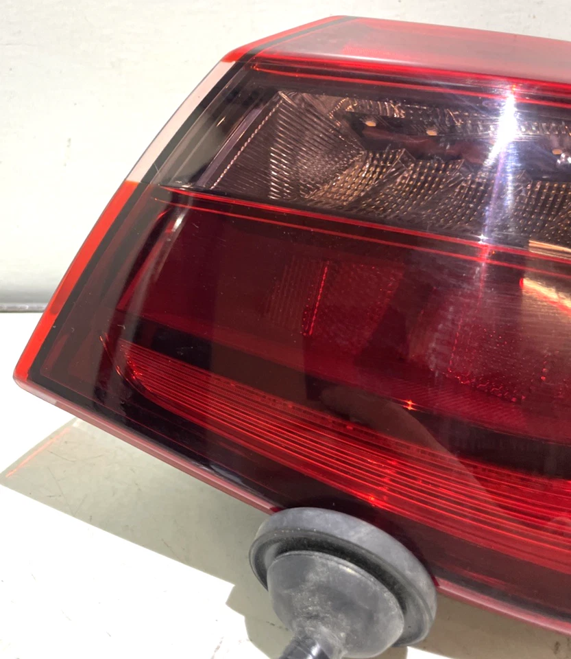 Infiniti Q50 2017-2024 LED luz trasera exterior lámpara pasajero derecho OEM 0403 Foto 2 de 4