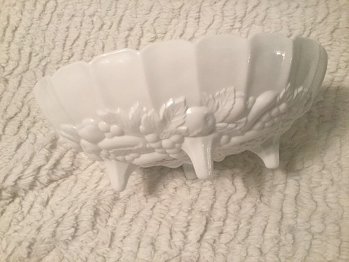 Vintage Indiana Milk Glass Fruit Garland pattern oval Fruit bowl - Picture 5 of 7