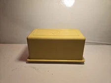 Tupperware Butter Cheese Keeper 638-9 1 lb Golden Harvest W/Cream Base 639-9