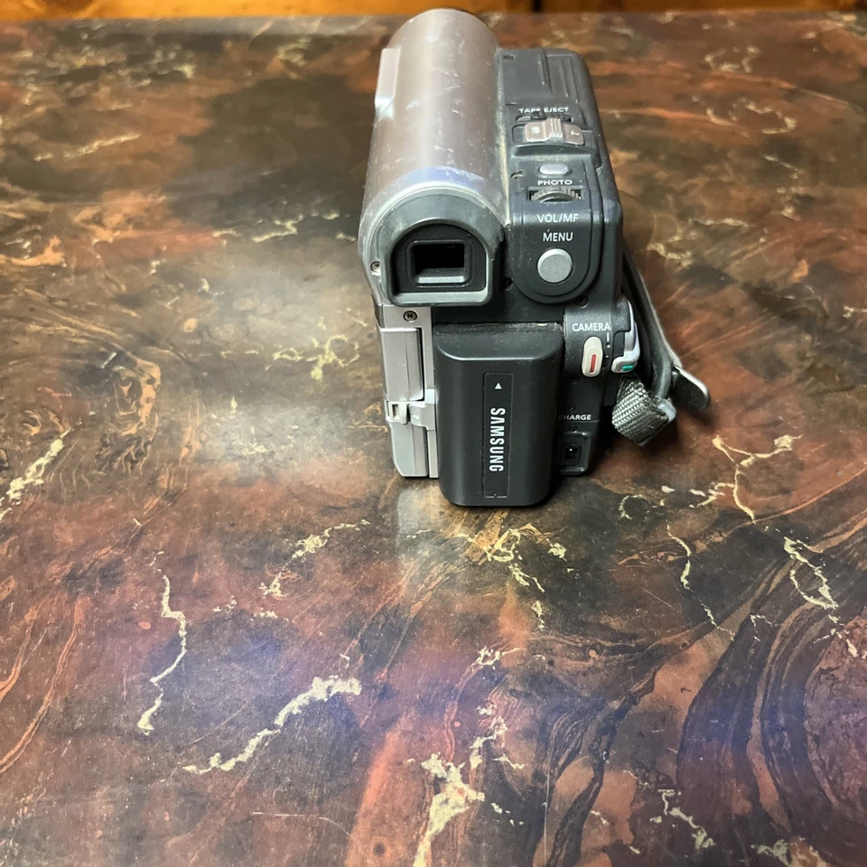 Samsung SC-D353 Silver Mini DV Camcorder No Power Cord Untested - Image 2 of 4