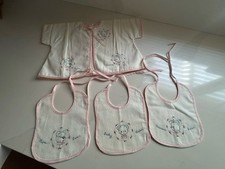 VINTAGE HAND EMBROIDERED TOP 3 BIBS 3 BEARS