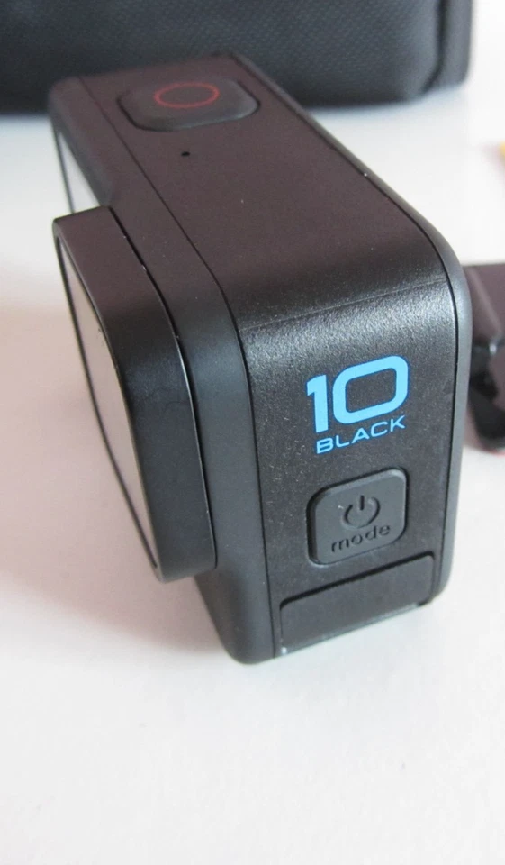 GoPro HERO10 Black 5K Streaming Action Camera.(Not working) - Image 4 of 4