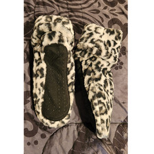 Women's Faux Fur Leopard Print Slippers Size 7