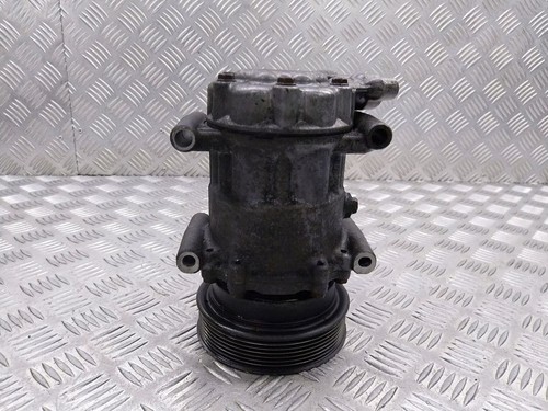 Renault Clio III 2011 Klimakompressor Pumpe 8200578856 Benzin 54kW MOG192146