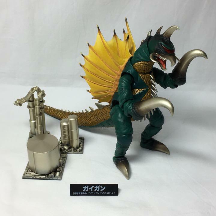 revoltech gigan
