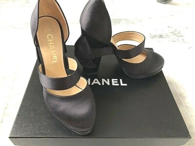 CHANEL BLACK SATIN BOW AT HEEL EVENING HEELS - 08P