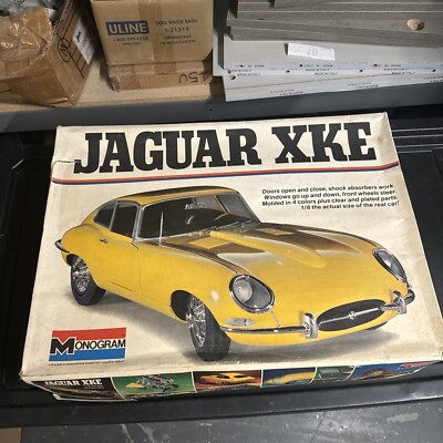 Vintage Monogram Jaguar XKE 1/8 Scale Model Car, Excellent! Box
