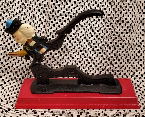 Nut Cracker Soldier Vintage Cast Iron Metal Nutcracker on Red Wood Base - Picture 2 of 5