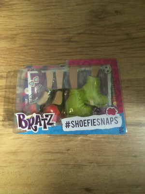 Genuine Bratz ShoefieSnaps NEW 2 Pair Pack