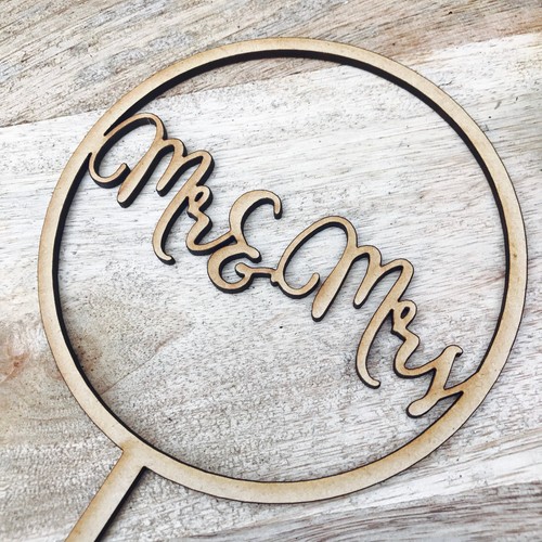 CLEARANCE 1 ONLY in Timber Mr & Mrs Cake Topper Wedding Cake Topper Circle Cake - Picture 3 of 10