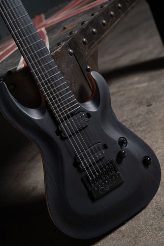 Cort KX707 Evertune Open Pore Black 7 corde chitarra elettrica tasti inox - Foto 4 di 11