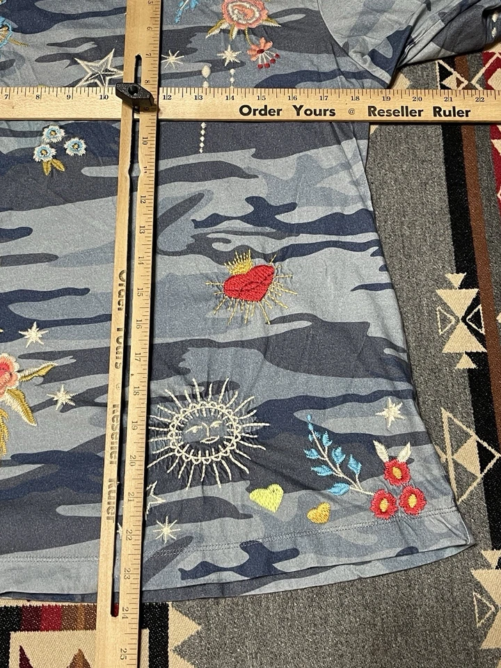 Top Johnny Was Zosia S Azul Camuflaje Floral Bordado Térmico M1 Foto 4 de 4